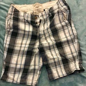 Men’s plaid hollister cargo shorts
